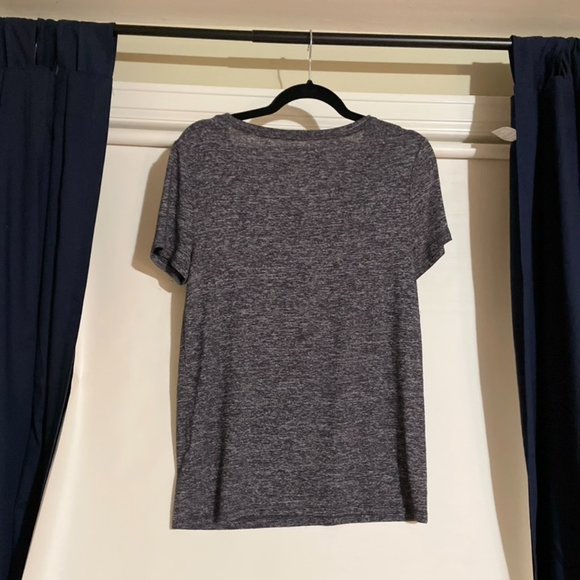 🧡 Abercrombie and Fitch Pocket Tee Shirt Gray Med - Picture 2 of 3